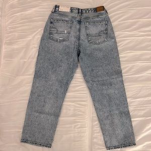 Brand new American Eagle Mom Straight Jeans
